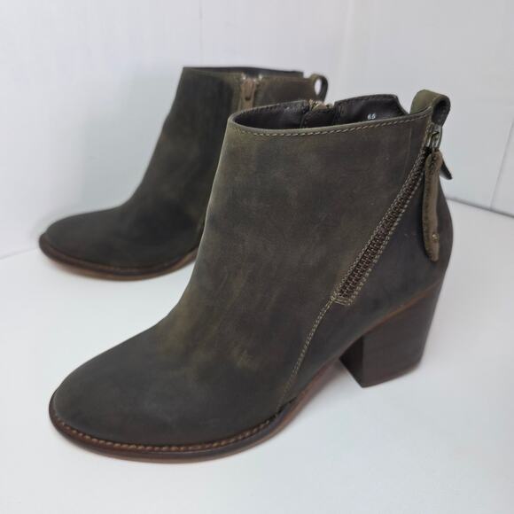 Blondo Waterproof 6.5 Dark Camo Nivada Ankle Boots Distressed look. Leather Fun - Picture 3 of 14